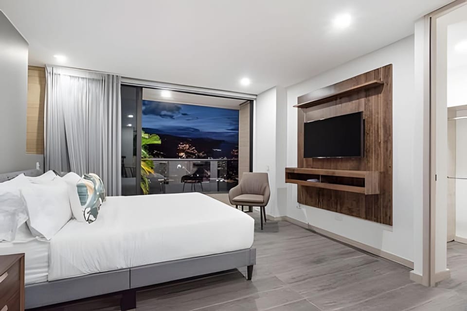 Class 48 2302 - Intimate Loft with Private balcony Apartment in Sabaneta