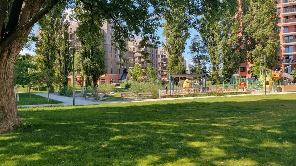 Apartment in quiet Area with Balcony and Parking, Walking distance to U1 Metro Apartment in Vienna