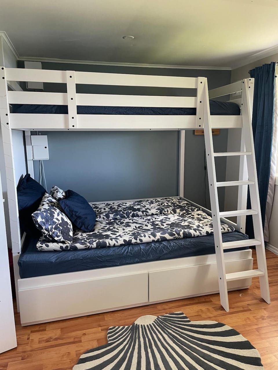 Bed, Bedroom, bunk bed