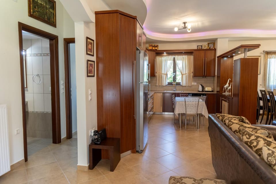 Thalori Retreat Areopoli House in Peloponnese Region