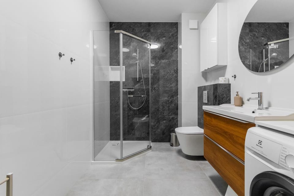 Shower, Bathroom, Kitchen or kitchenette, towels, washing machine