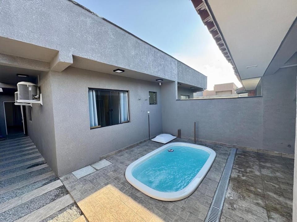 Casa com piscina - Shangri-lá House in State of Paraná