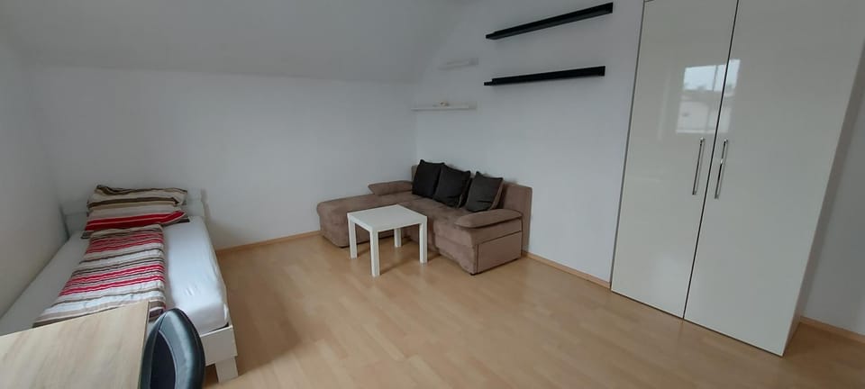 Seating area, Bedroom
