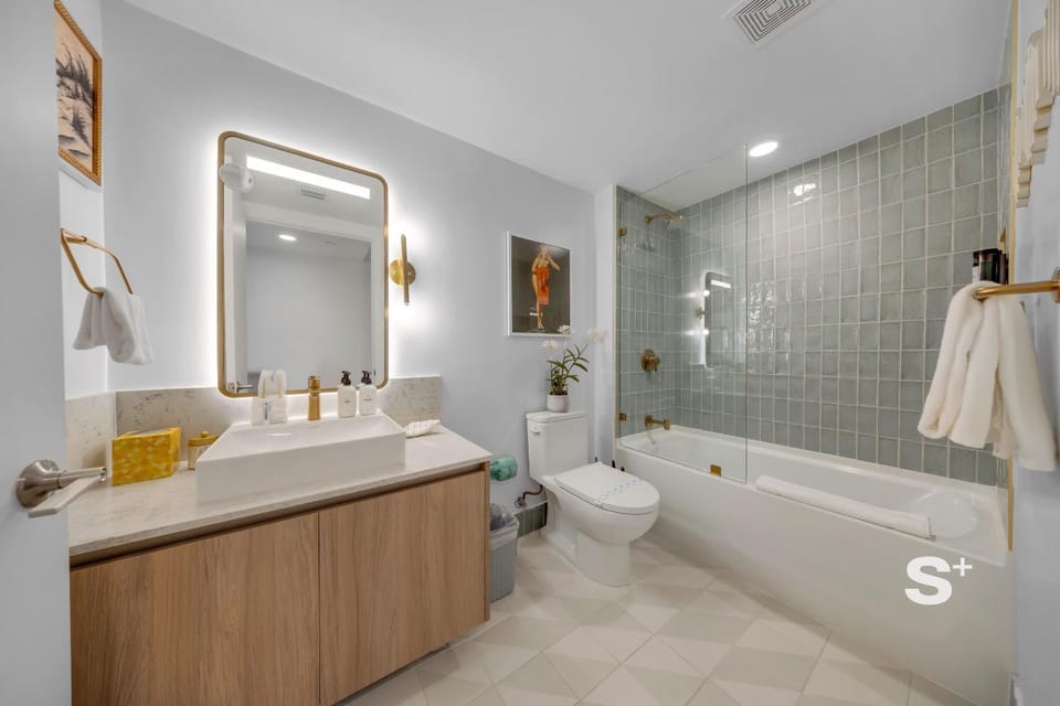 Stylish City Condo in the Heart of Downtown Miami Inn in Miami
