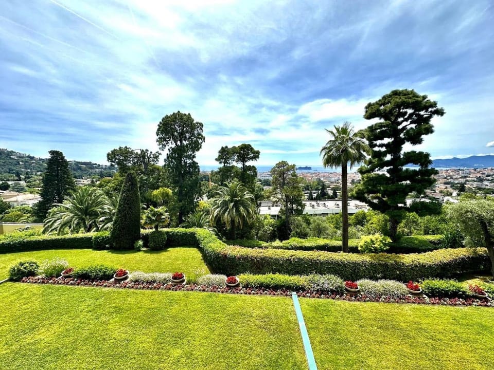 Garden, Garden view