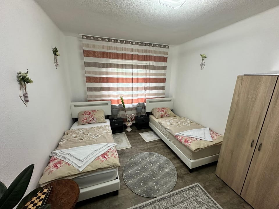Bed, Photo of the whole room, Bedroom, wardrobe