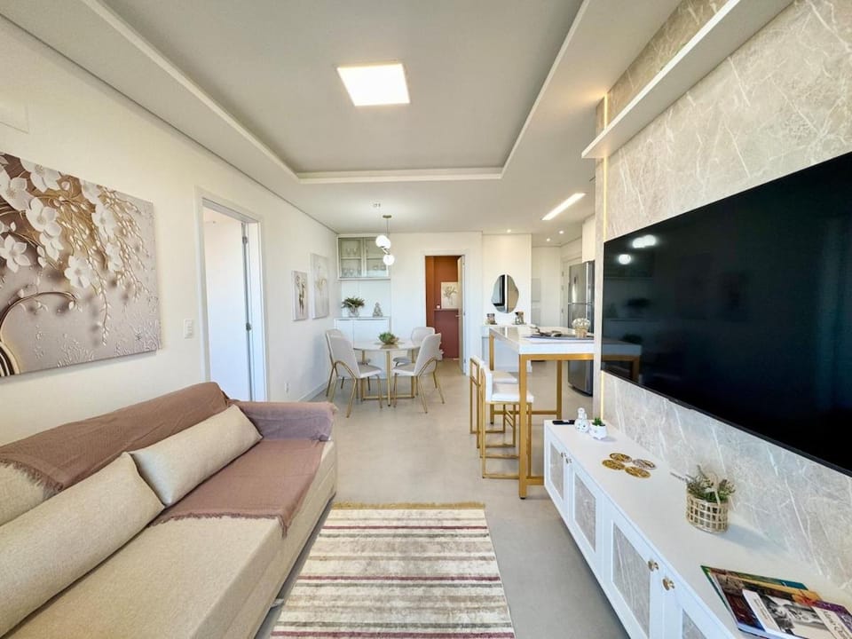 Apto em Home Club com vista para piscina - 550m do mar Apartment in Florianopolis