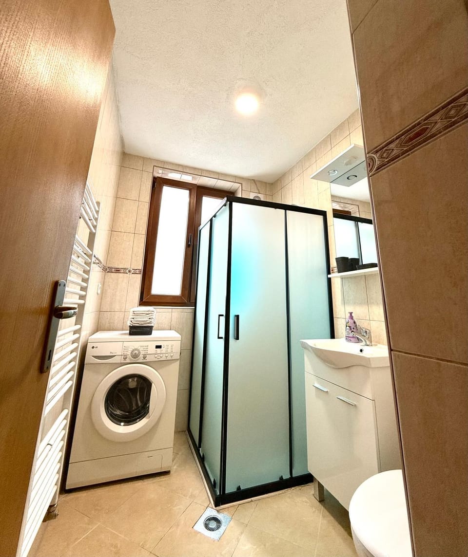 Bathroom, washing machine