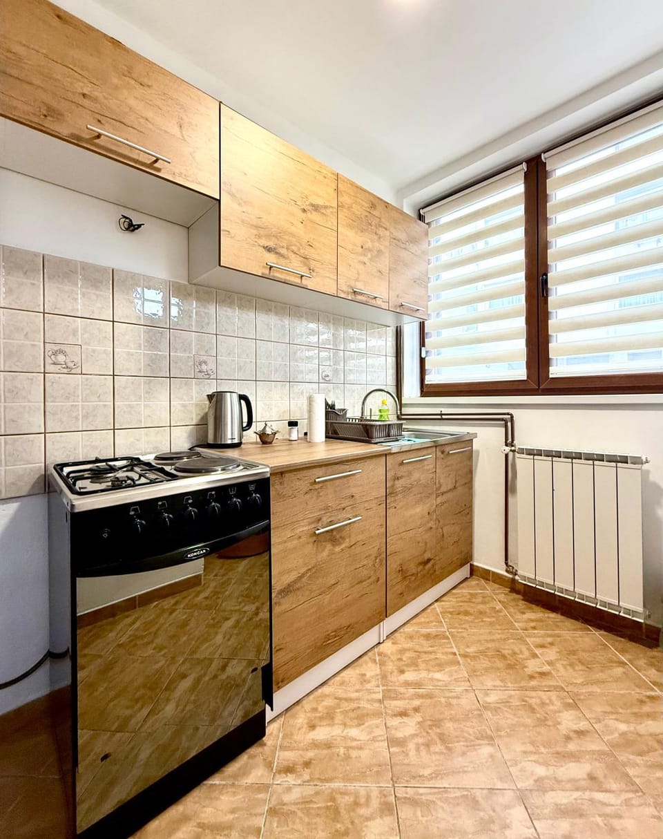 Kitchen or kitchenette, Communal kitchen, stove, kitchen