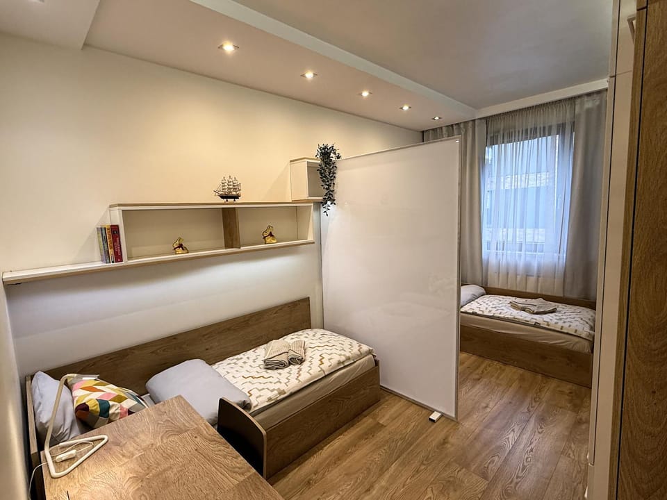 Bed, Photo of the whole room, Bedroom