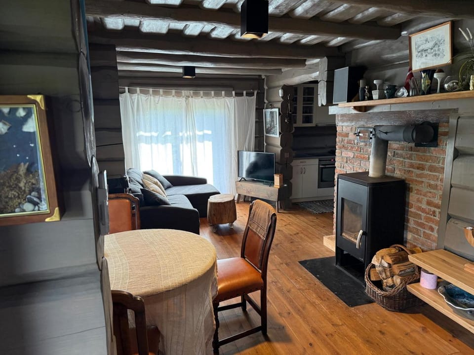 TV and multimedia, Living room, Seating area, fireplace