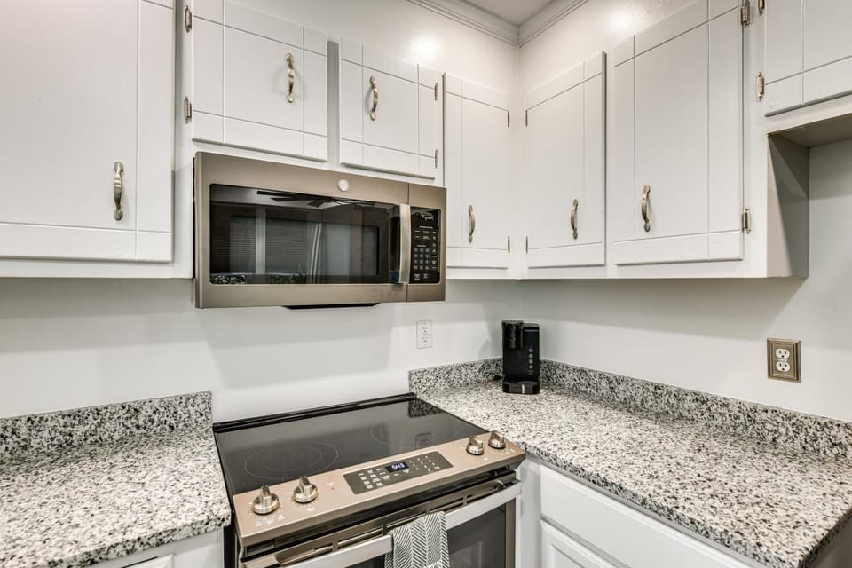 Game Room + Yard: Updated House in Chester! House in Chesterfield County