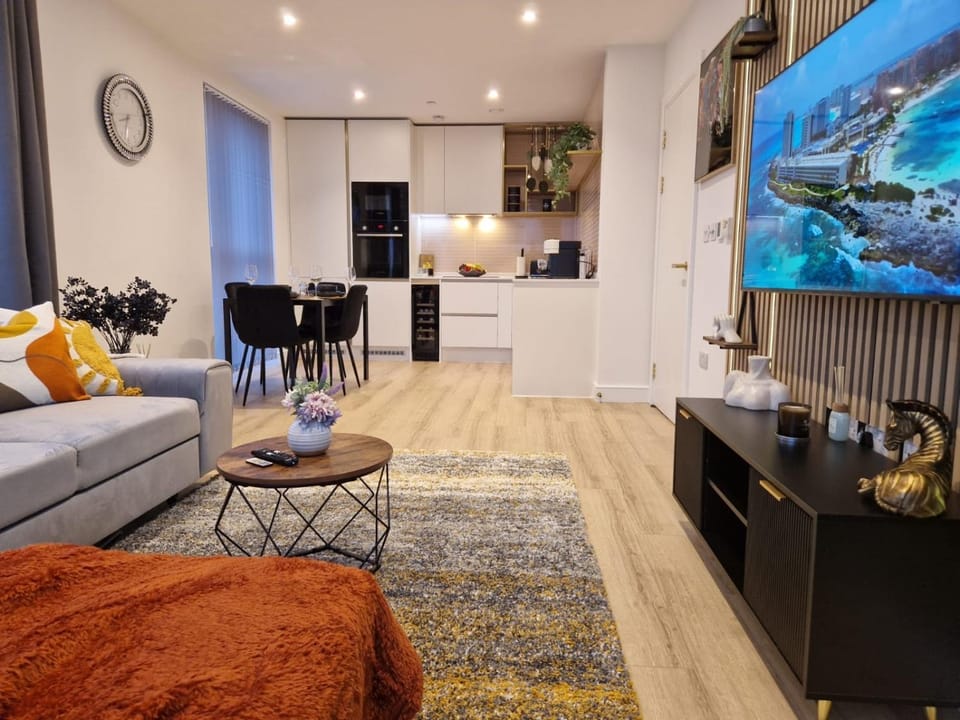 Communal lounge/ TV room, TV and multimedia, Living room, Dining area, minibar