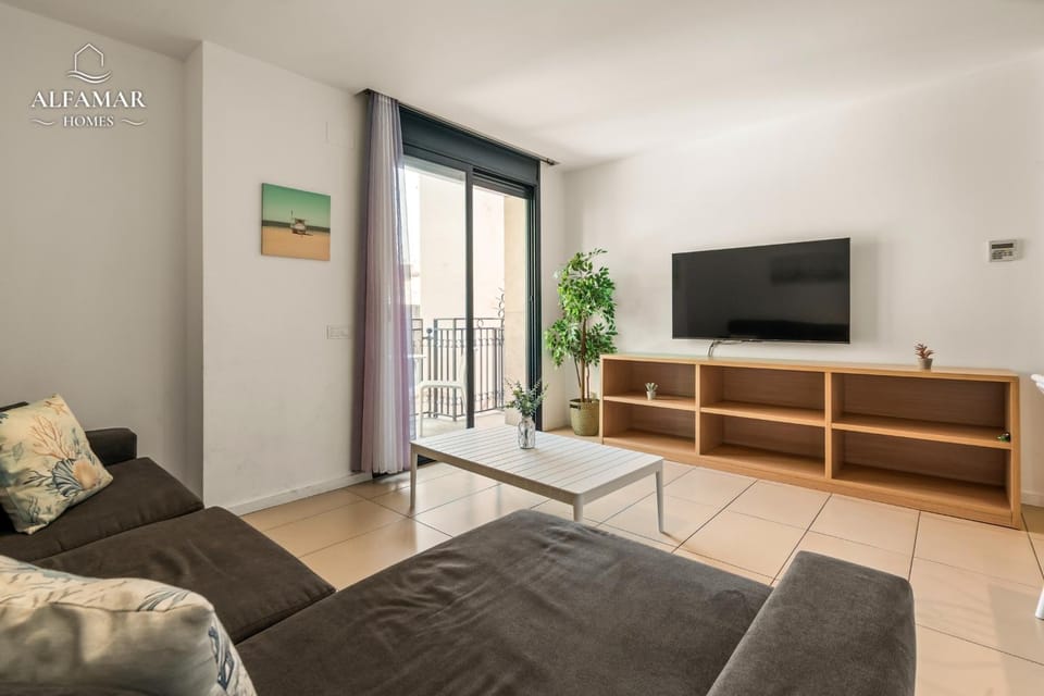 Nagomi Suite - Modern Apartment with Parking & Swimming Pool Apartment in Lloret de Mar