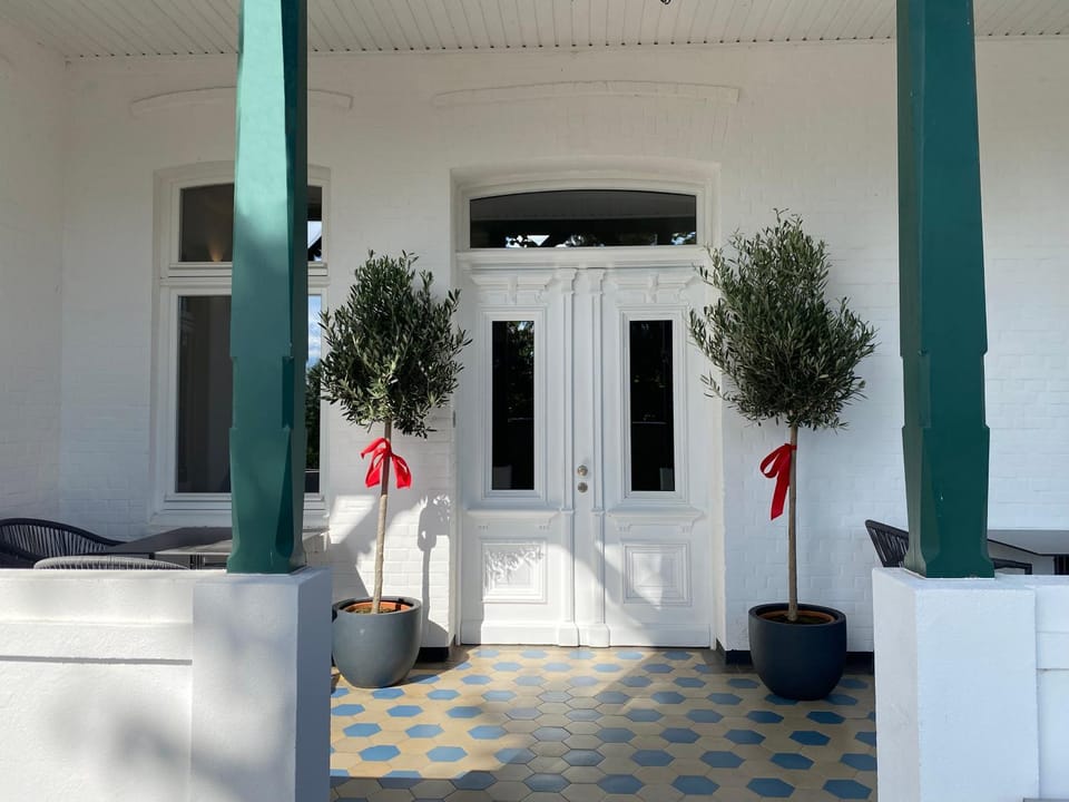 Property building, Facade/entrance