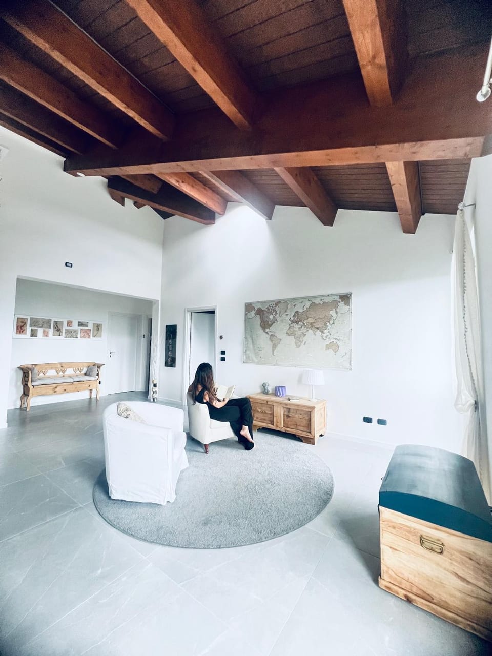 Living room, Seating area