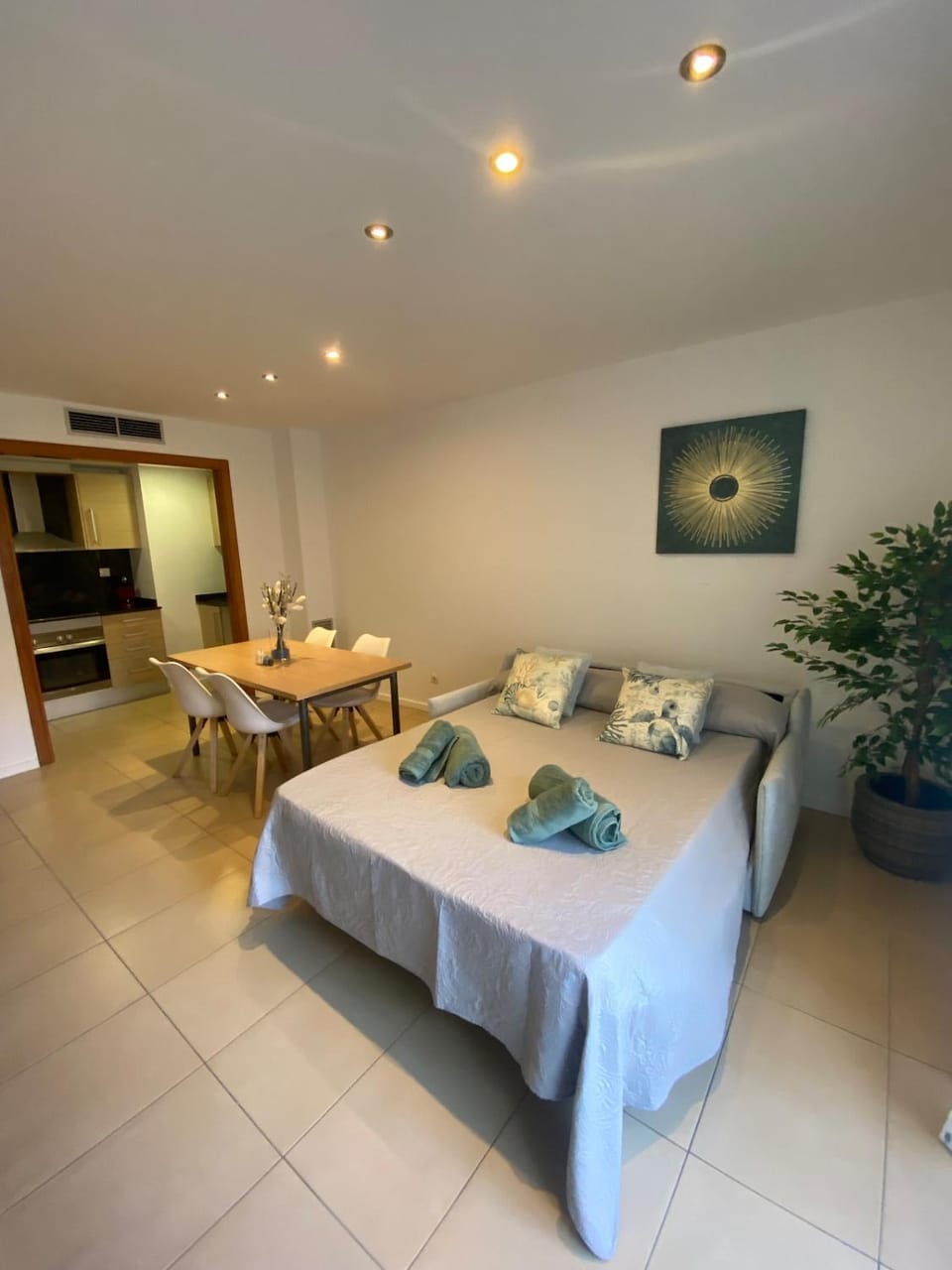 Tokyo Suite - Modern Apartment with Parking & Swimming Pool Apartment in Lloret de Mar