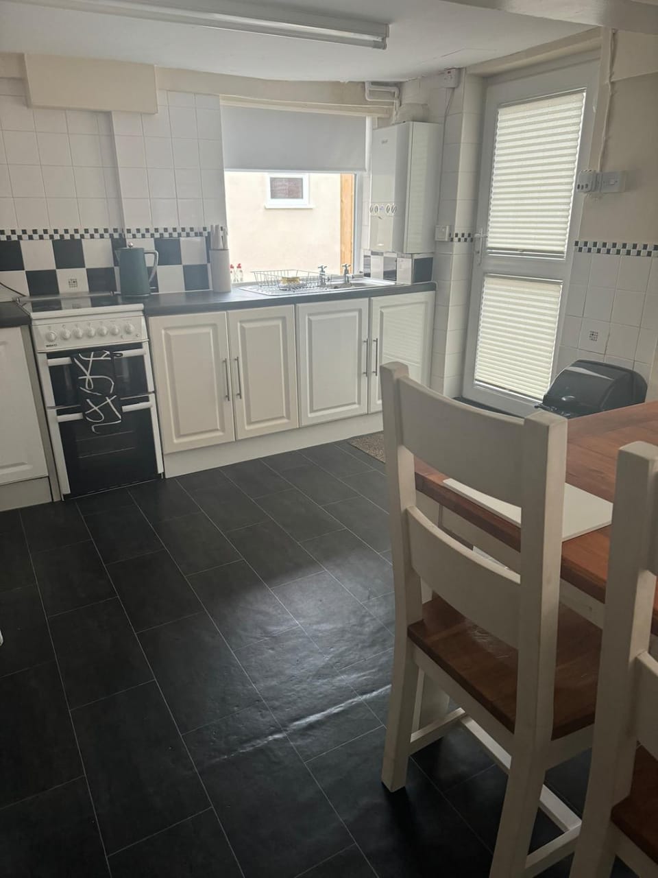 Kitchen or kitchenette, Dining area, oven, stove, toaster