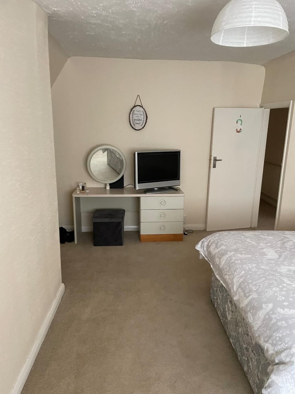 Bed, TV and multimedia, Bedroom, wardrobe