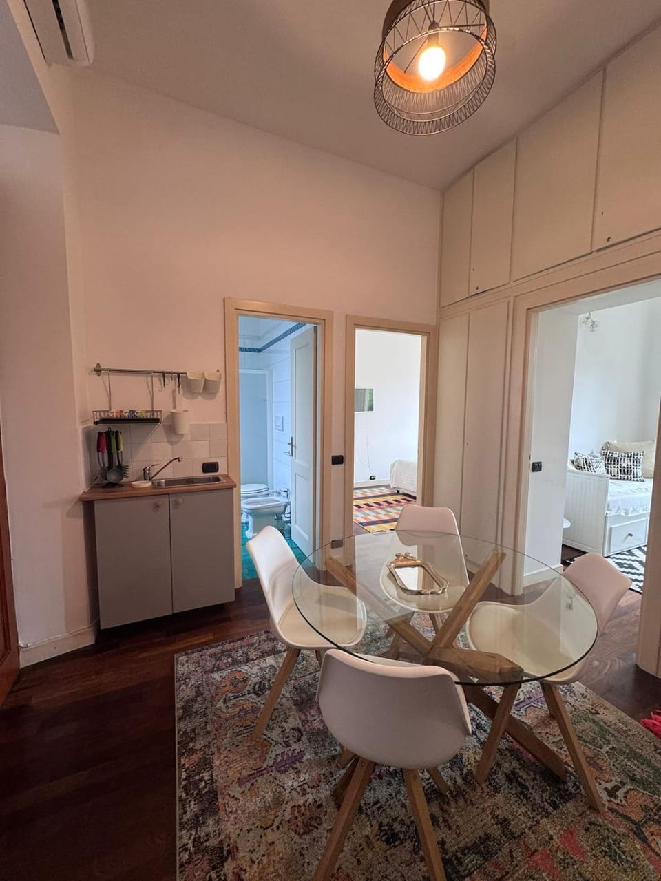 Living room, Seating area, Dining area, stove