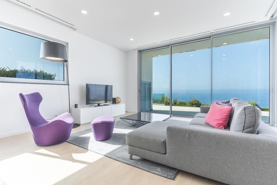 Communal lounge/ TV room, Living room