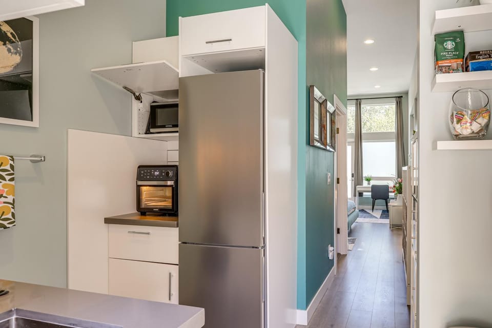 Couples Base for FIFA World Cup! Magnolia Studio House in Magnolia Seattle