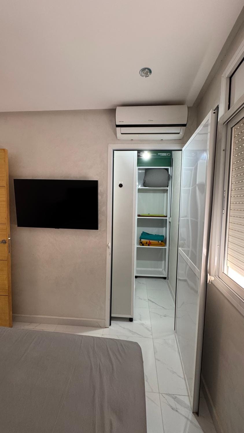 Bedroom, wardrobe, air conditioner