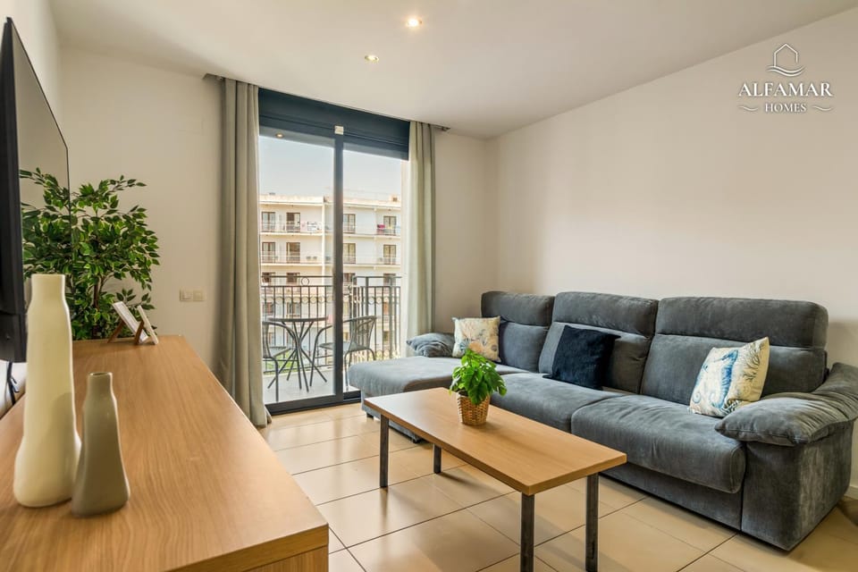 Ikigai Suite - 6p Modern Apartment with Parking & Swimming Pool Apartment in Lloret de Mar