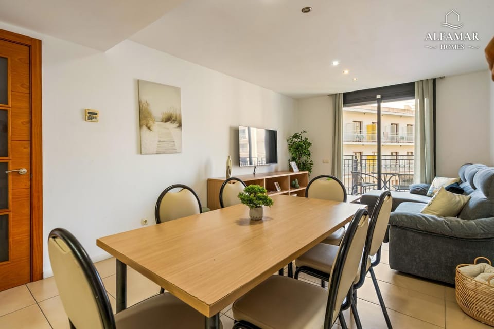 Ikigai Suite - 6p Modern Apartment with Parking & Swimming Pool Apartment in Lloret de Mar