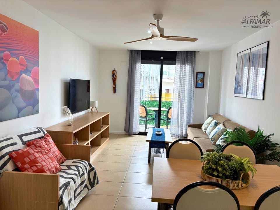 TV and multimedia, Living room, Dining area