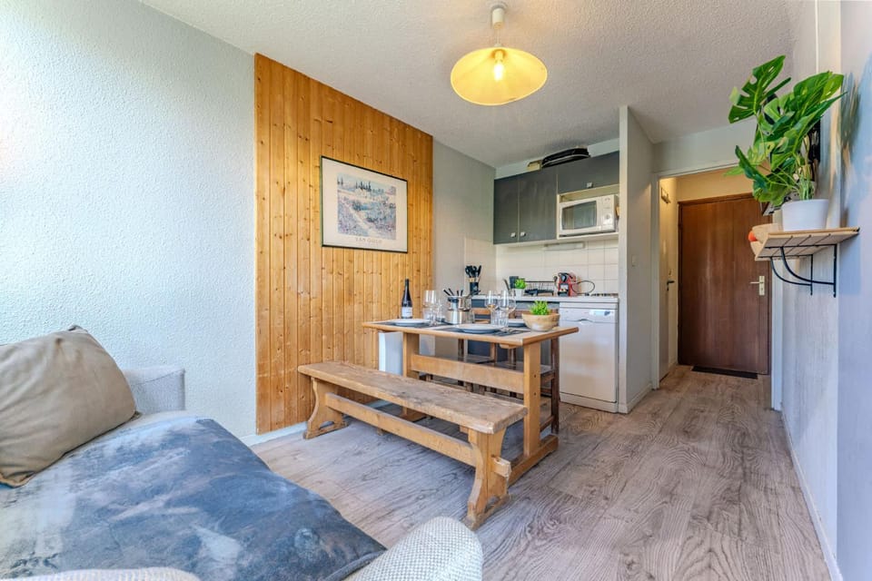 Living room, Seating area, pet friendly