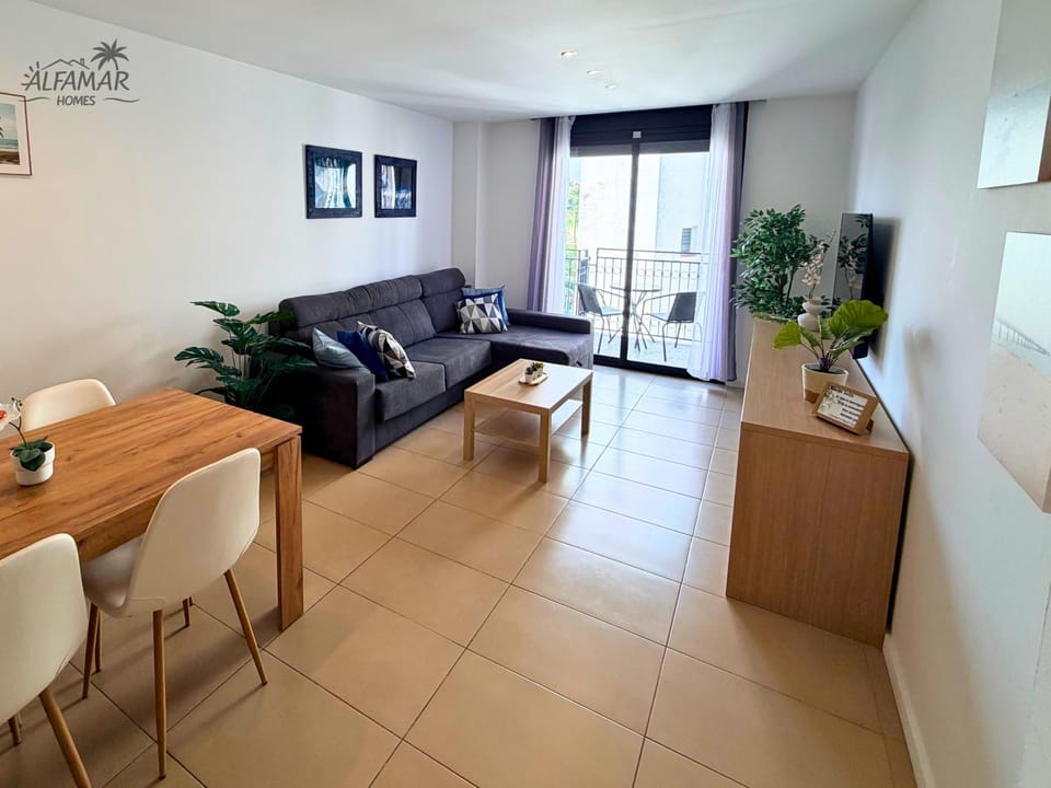 Yasumi Suite - 4p Modern Apartment with Parking & Swimming Pool Apartment in Lloret de Mar