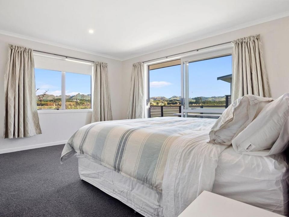 Reel Weekend Batch House in Bay Of Plenty