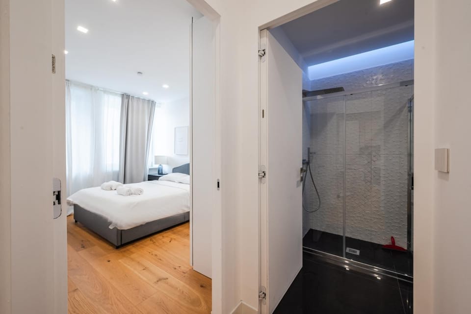 Shower, Bed, Bathroom, Photo of the whole room, Bedroom, towels, wardrobe