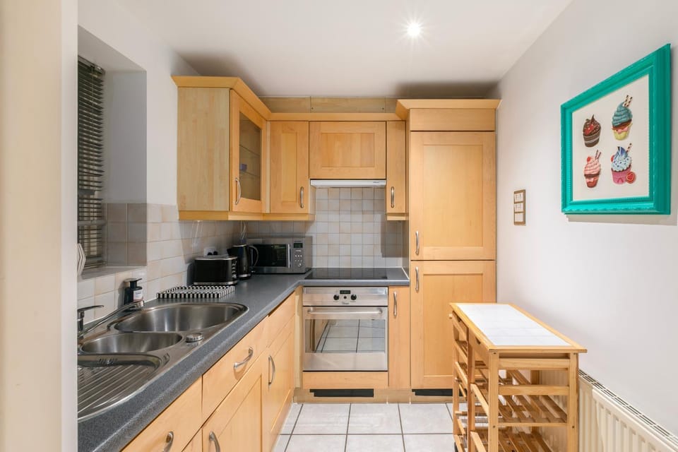 Kitchen or kitchenette, Dining area, dishwasher, pet friendly, stove, toaster