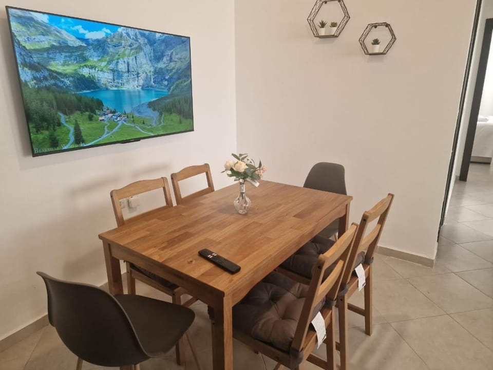 TV and multimedia, Dining area