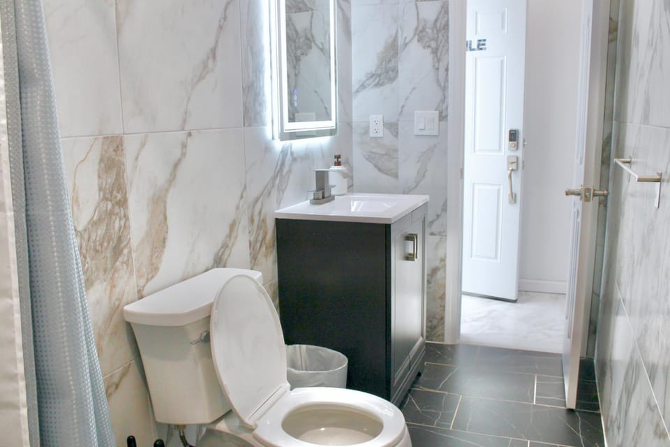 15 Minutes From Manhattan 2-Bedroom Apartment in LIC Astoria Queens Apartment in Astoria