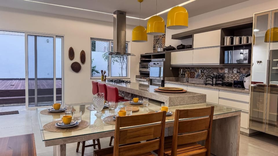 Kitchen or kitchenette, pet friendly, stove