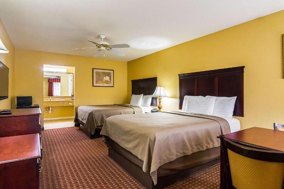 Bryant Inn And Suites Hotel in Bryant