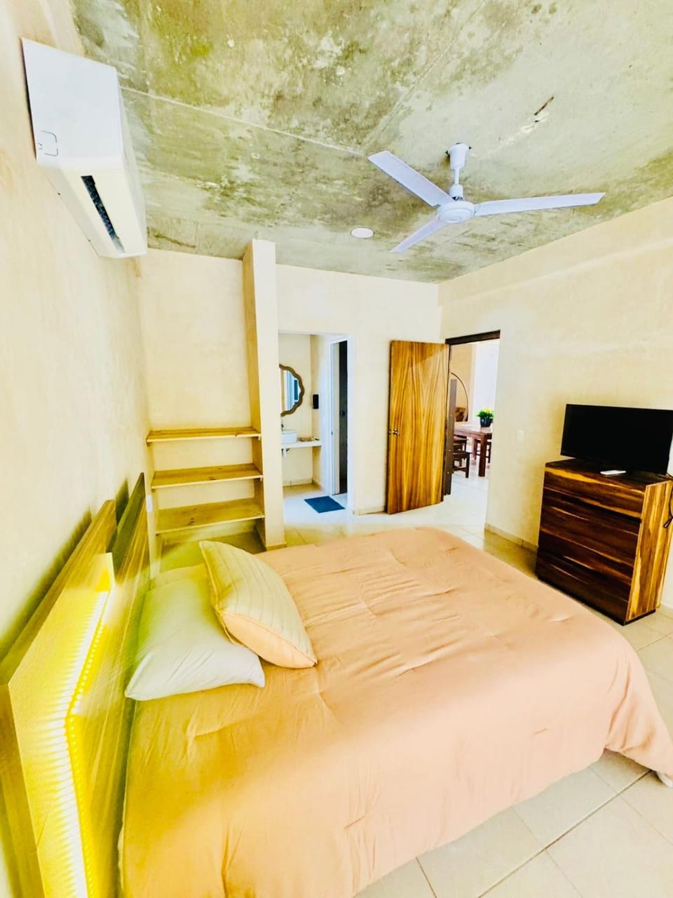 Photo of the whole room