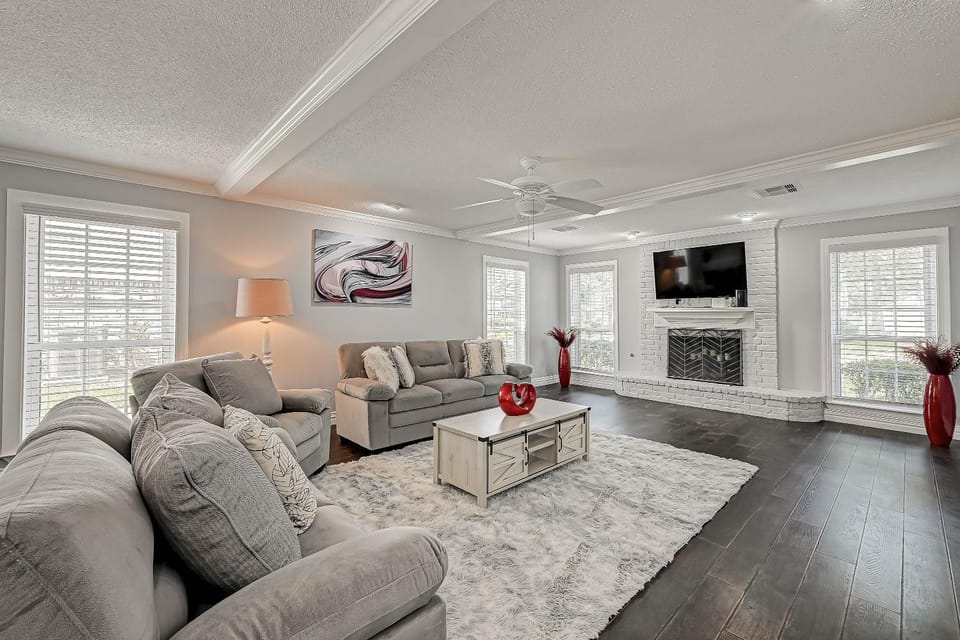 Communal lounge/ TV room, Living room