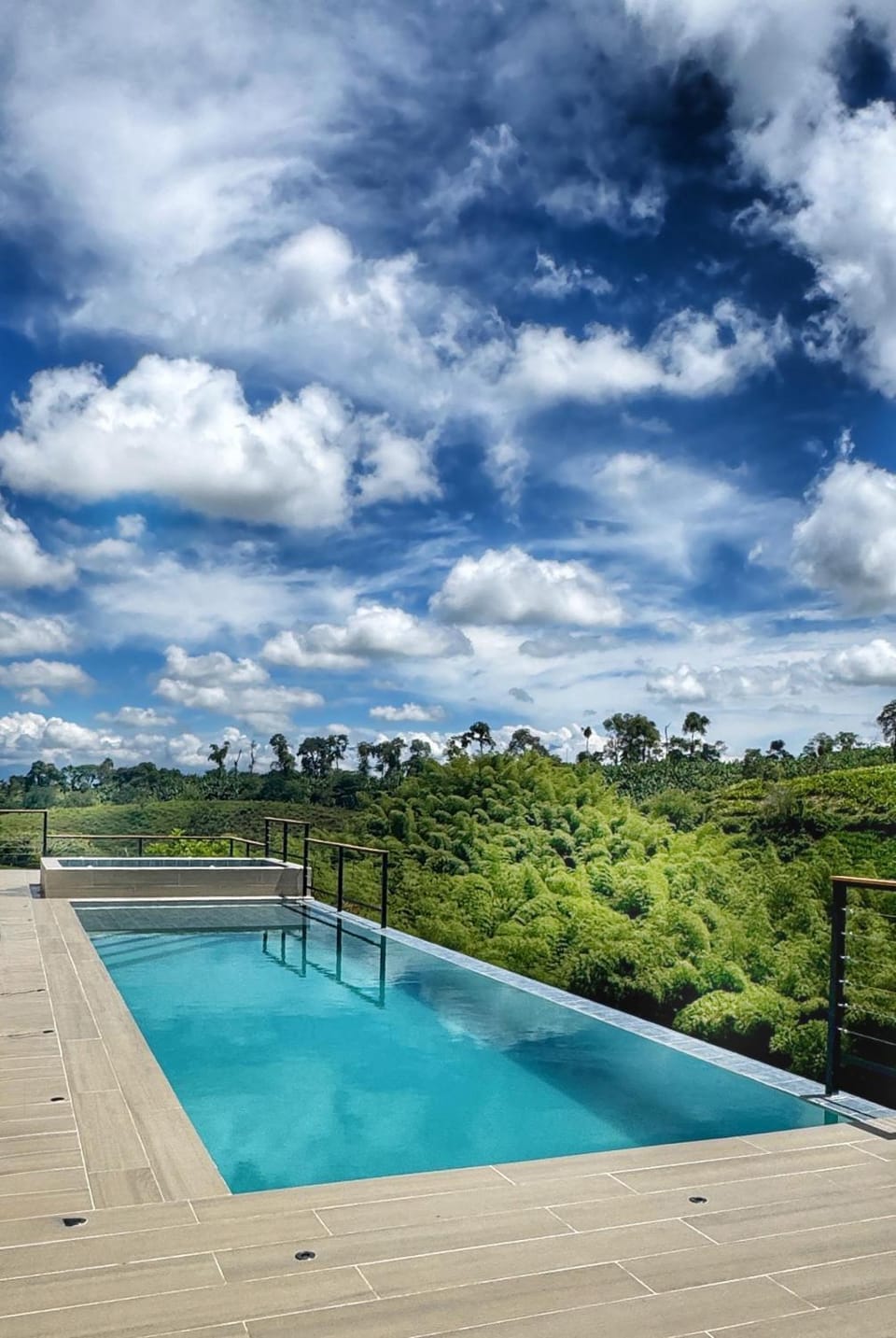 Casa RIO - Luxury Above the River Villa in Risaralda