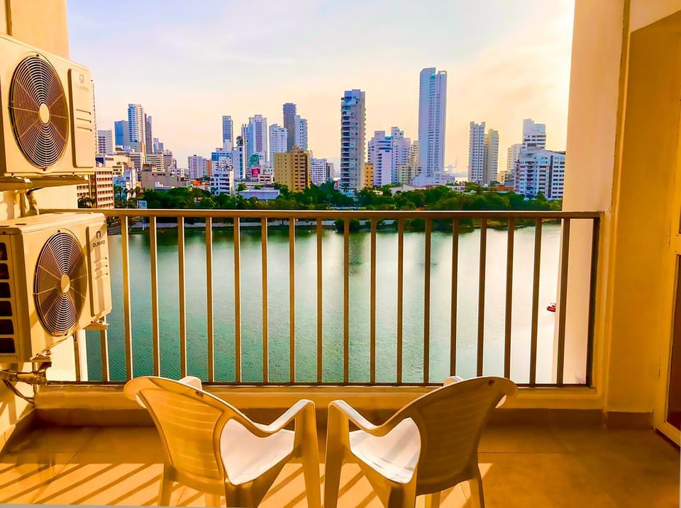 Natural landscape, View (from property/room), Balcony/Terrace, City view, Lake view