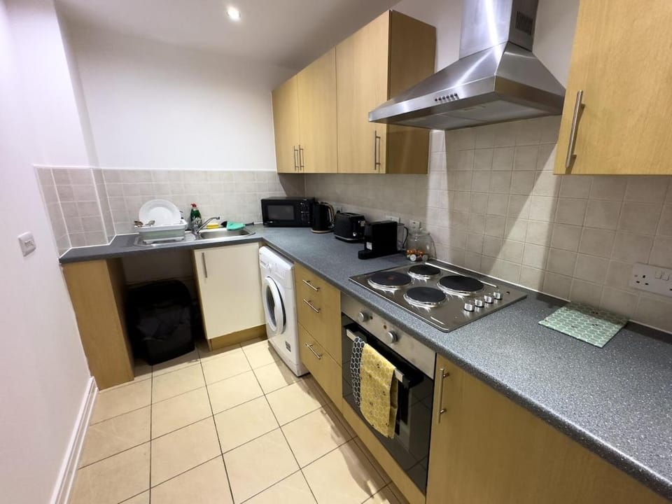 Stylish City Centre Flat - Balcony and Parking Apartment in Manchester