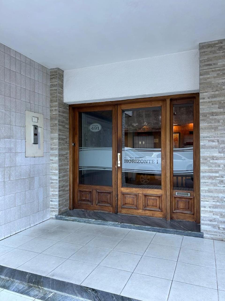 Facade/entrance
