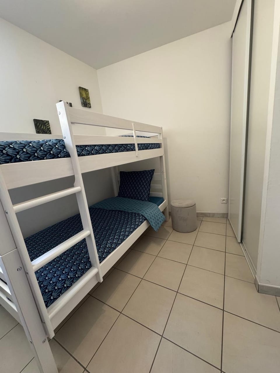 Photo of the whole room, bunk bed