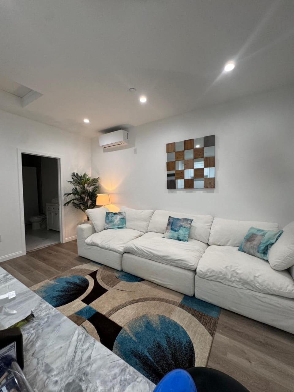 Living room, Seating area, air conditioner