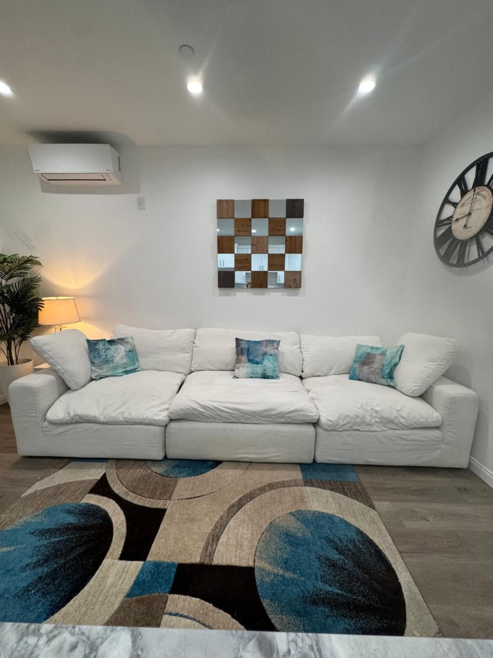 Living room, Seating area, air conditioner