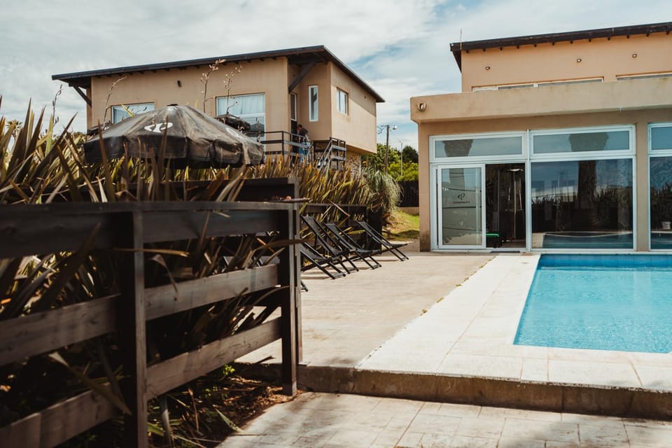 Swimming pool, sunbed
