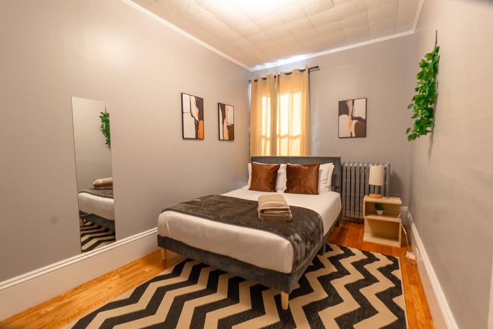 3BDR 2BA Downtown Salem with Parking Apartment in Marblehead